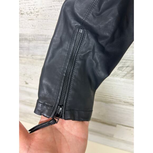 Blank NYC womens small black faux leather biker jacket moto boho long sleeve zip - Picture 7 of 9